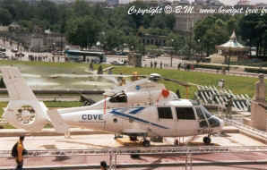 F-WQAP outside the Palais de Chaillot