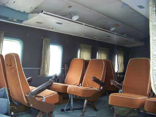 Mi-8P, 618, interior