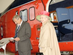 Elfan ap Rees thanks the Royal Couple (photo by Alan Norris)