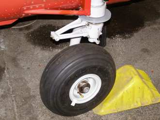 Forward Wheel and Oleo after Refurbishment