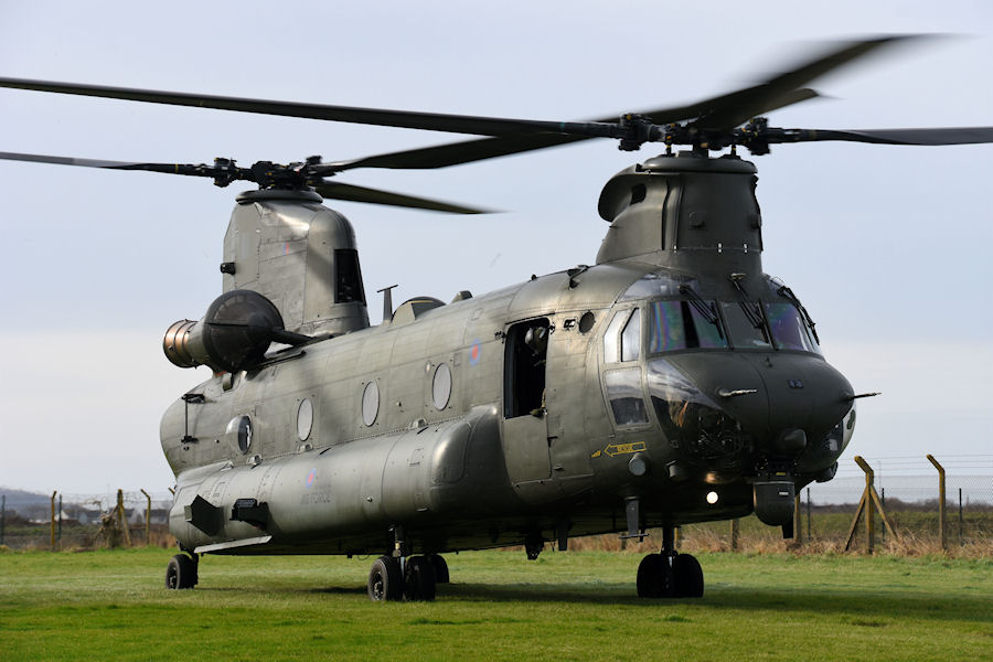 chinook helicopter visits The Helicopter Museum