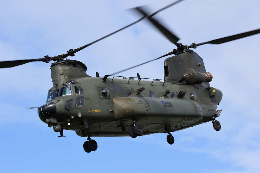 Chinook helicopter ZH897 visits The Helicopter Museum